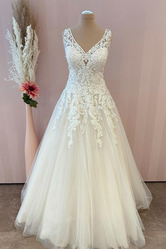 V-Neck Lace Bridal Gown Sleeveless With Lace Appliques - Fashionpara
