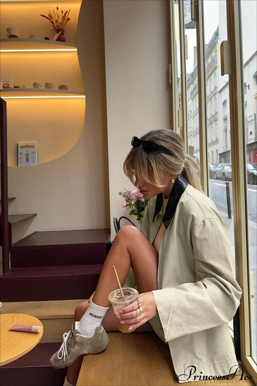 Elegant Vintage-Inspired Trench Coat for Timeless Style