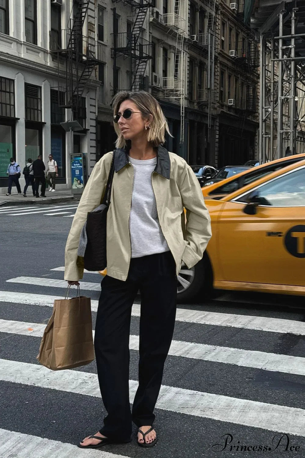 Elegant Vintage-Inspired Trench Coat for Timeless Style