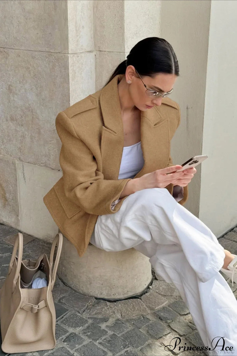 Chic PrincessAce Wool Blazer for Warmth and Style