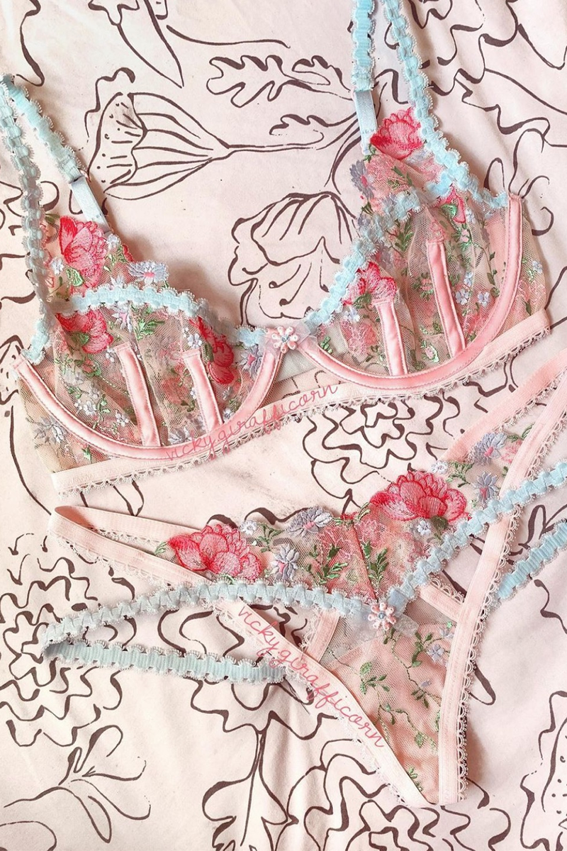 Floral Cheeky Lace Lingerie Set - Fashiondia